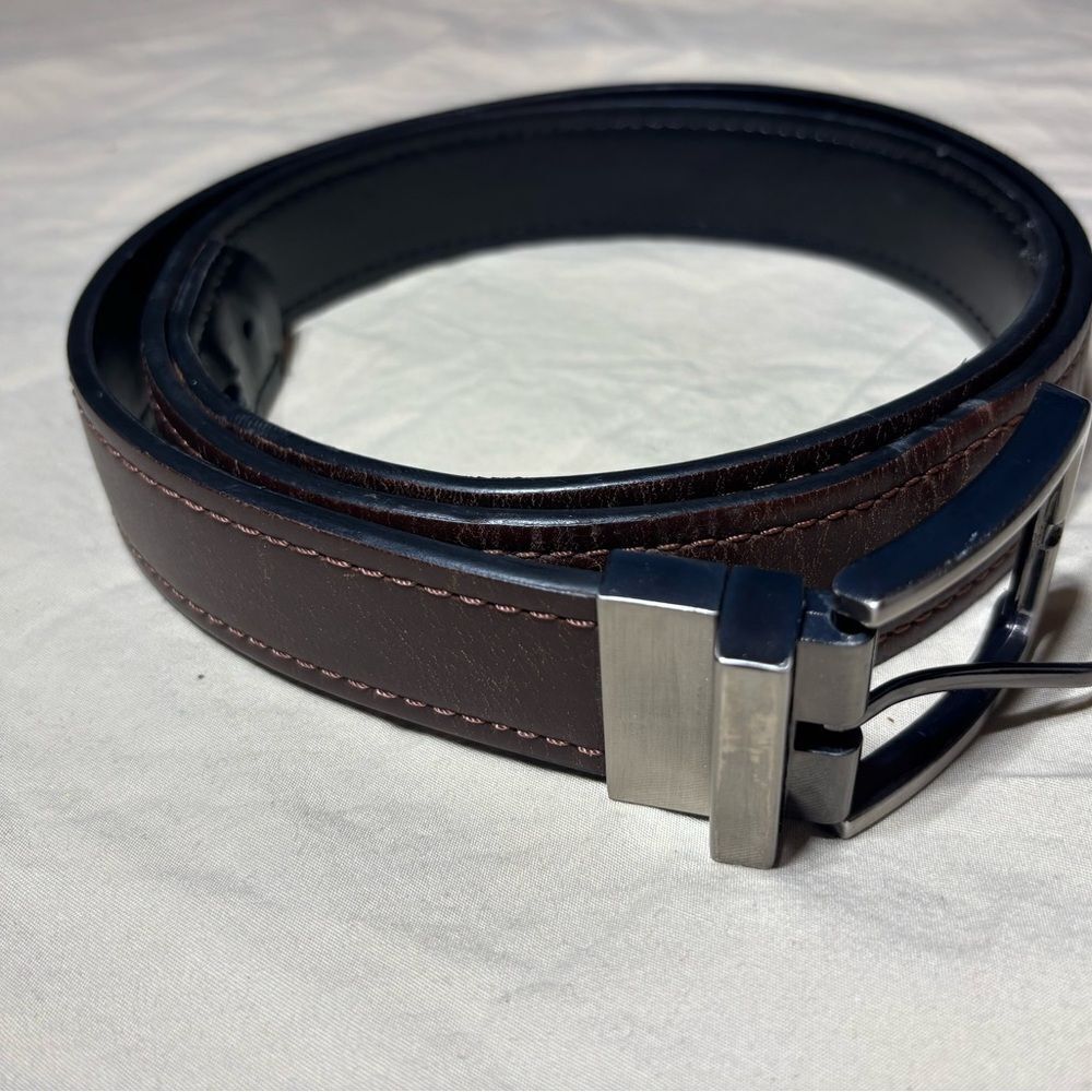Men’s 46/48 Reversible Black Brown Leather Silver Tone Buckle Belt Size 48” EPC